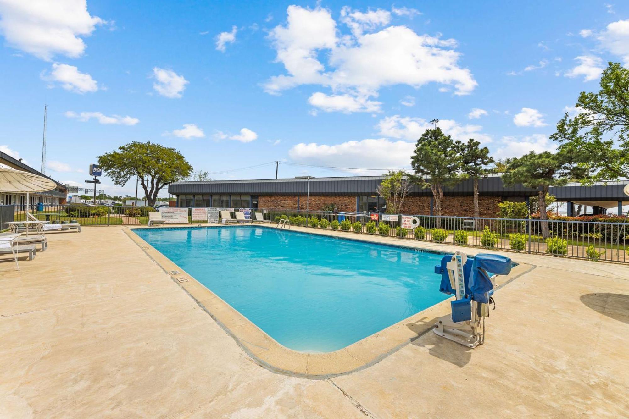 Richland Hills Americas Best Value Inn Fort Worth/Hurst מראה חיצוני תמונה