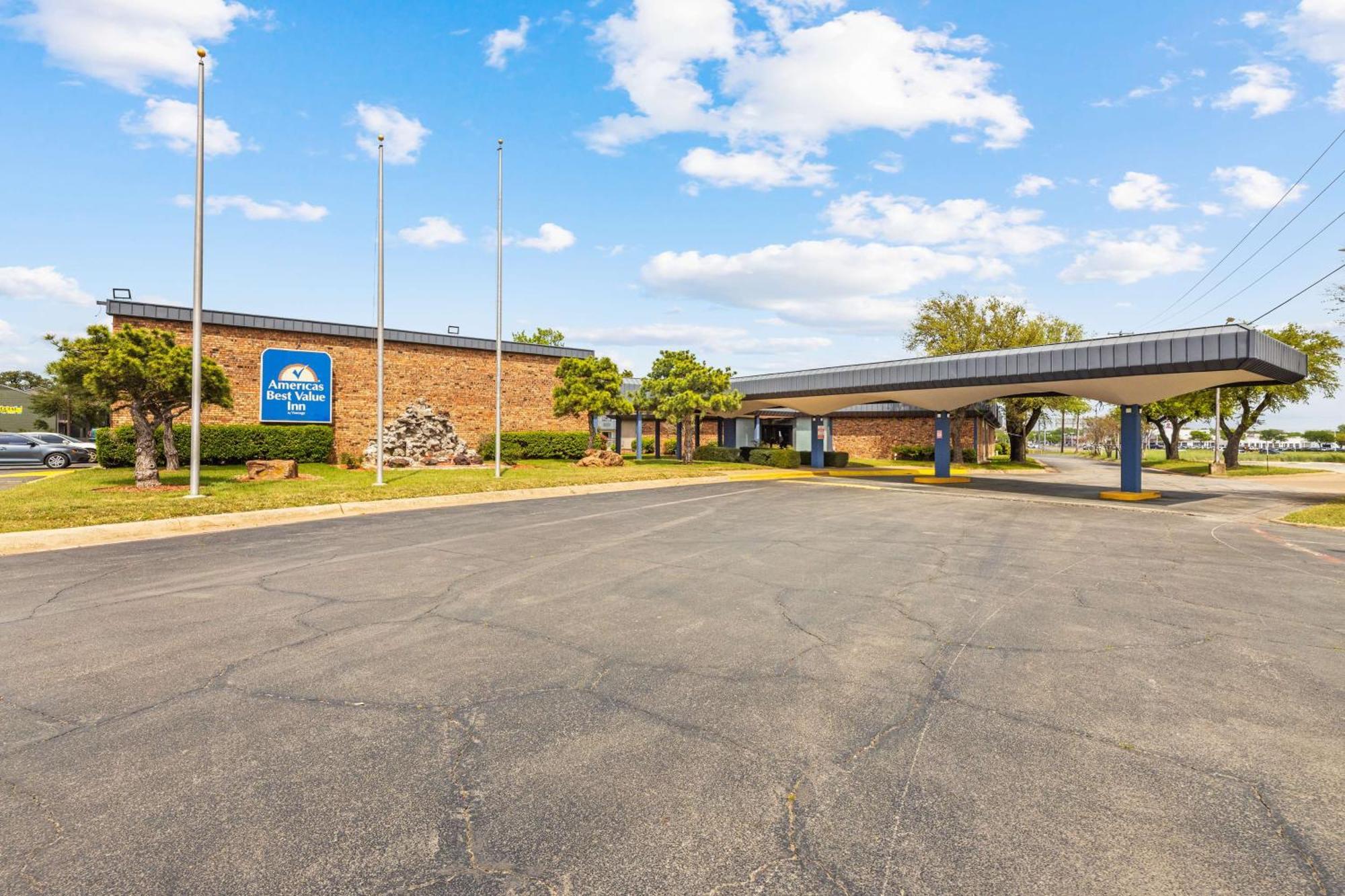 Richland Hills Americas Best Value Inn Fort Worth/Hurst מראה חיצוני תמונה